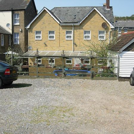 Longfield Guest House Дувър Екстериор снимка