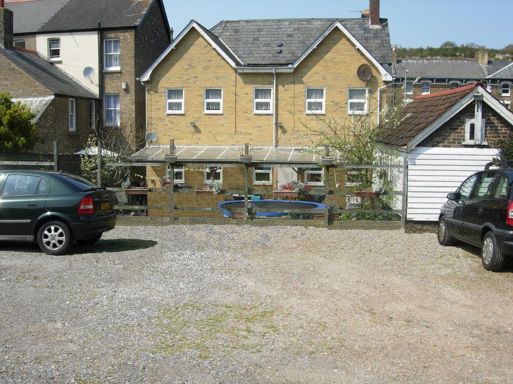 Longfield Guest House Дувър Екстериор снимка
