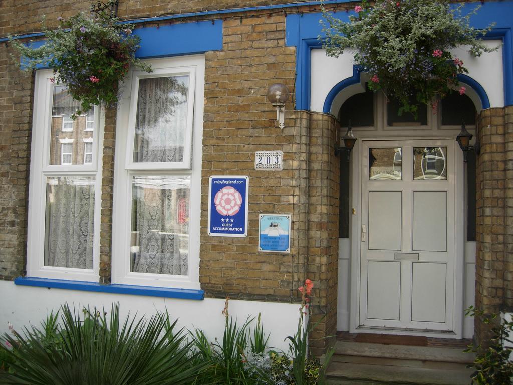 Longfield Guest House Дувър Екстериор снимка